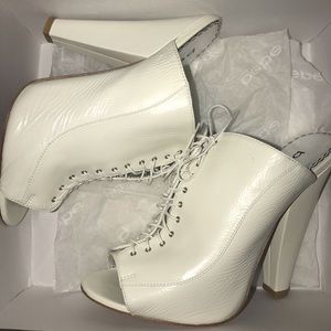 HP 🎉🥰🎉BEBE shoes 👠